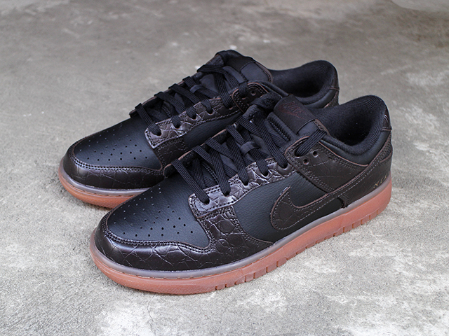 DUNK LOW SE “BLACK/VELVET BROWN” - 01