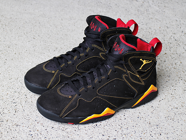 AIR JORDAN 7 RETRO “BLACK/CITRUS” - 01