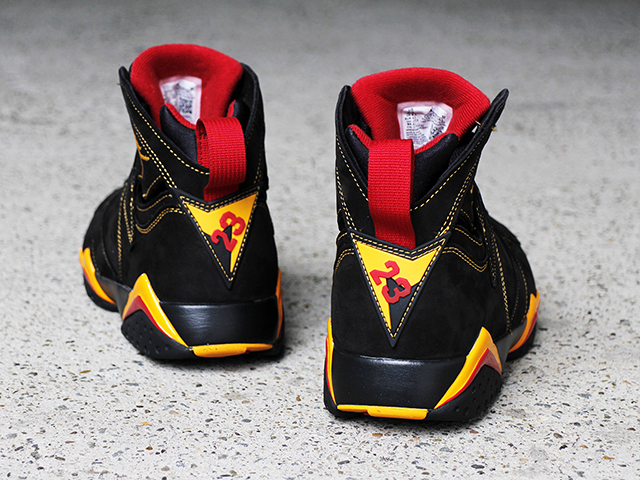 AIR JORDAN 7 RETRO “BLACK/CITRUS” - 05