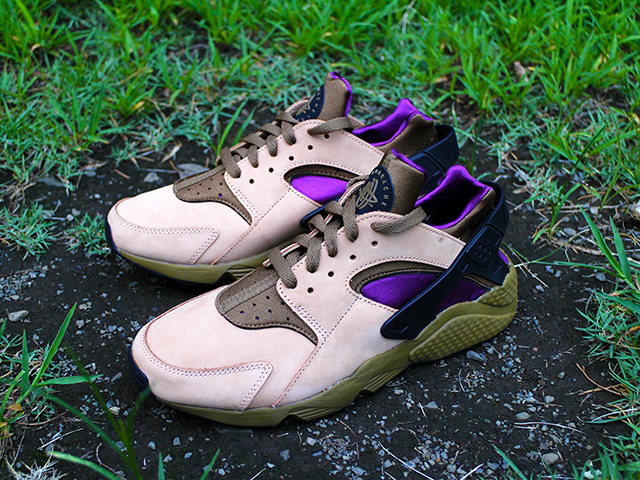 AIR HUARACHE LE PRALINE/UMBER-VINE-BLACK - 01