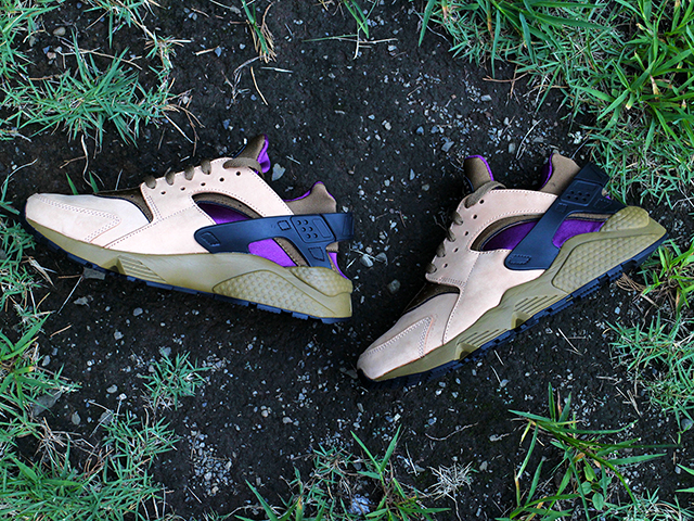 AIR HUARACHE LE PRALINE/UMBER-VINE-BLACK - 02