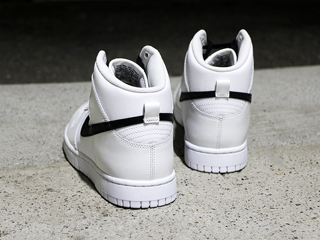 DUNK HI RETRO “WHITE/BLACK” - 04