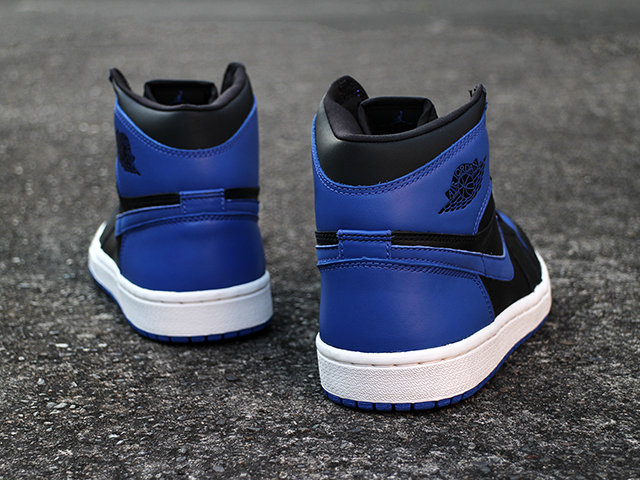 AIR JORDAN 1 RETRO 2001 ROYAL BLUE - 04